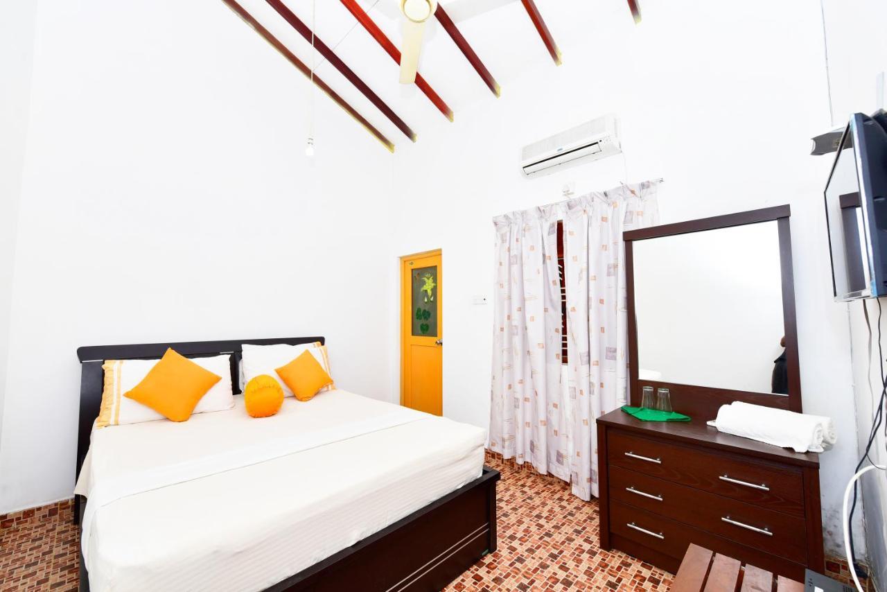 Ariya Rest & Ayurveda Spa โปลอนนารูวา ภายนอก รูปภาพ