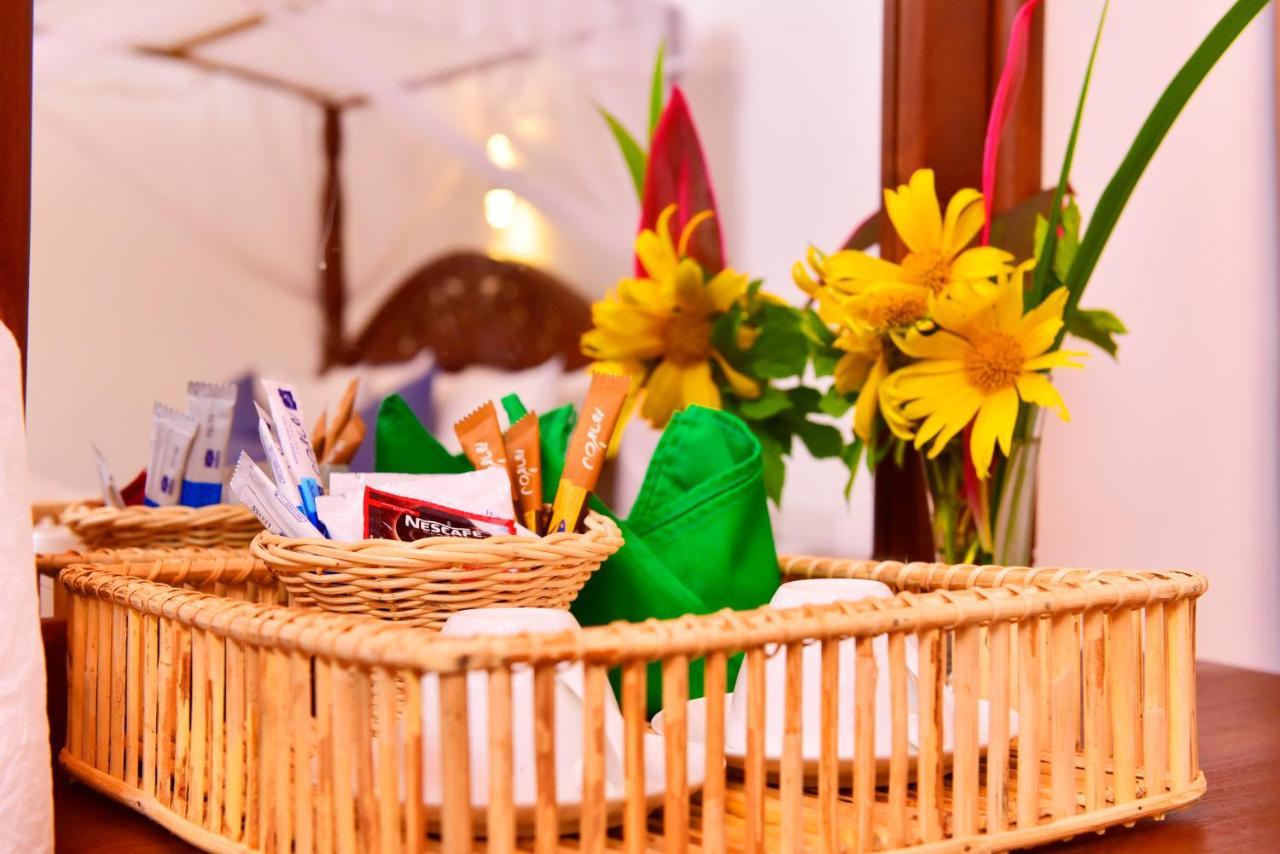 Ariya Rest & Ayurveda Spa โปลอนนารูวา ภายนอก รูปภาพ