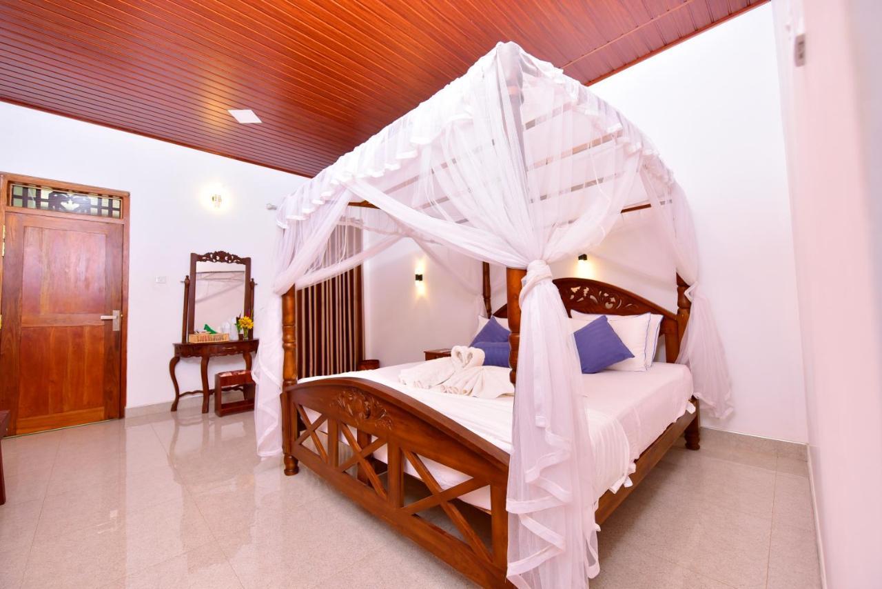 Ariya Rest & Ayurveda Spa โปลอนนารูวา ภายนอก รูปภาพ