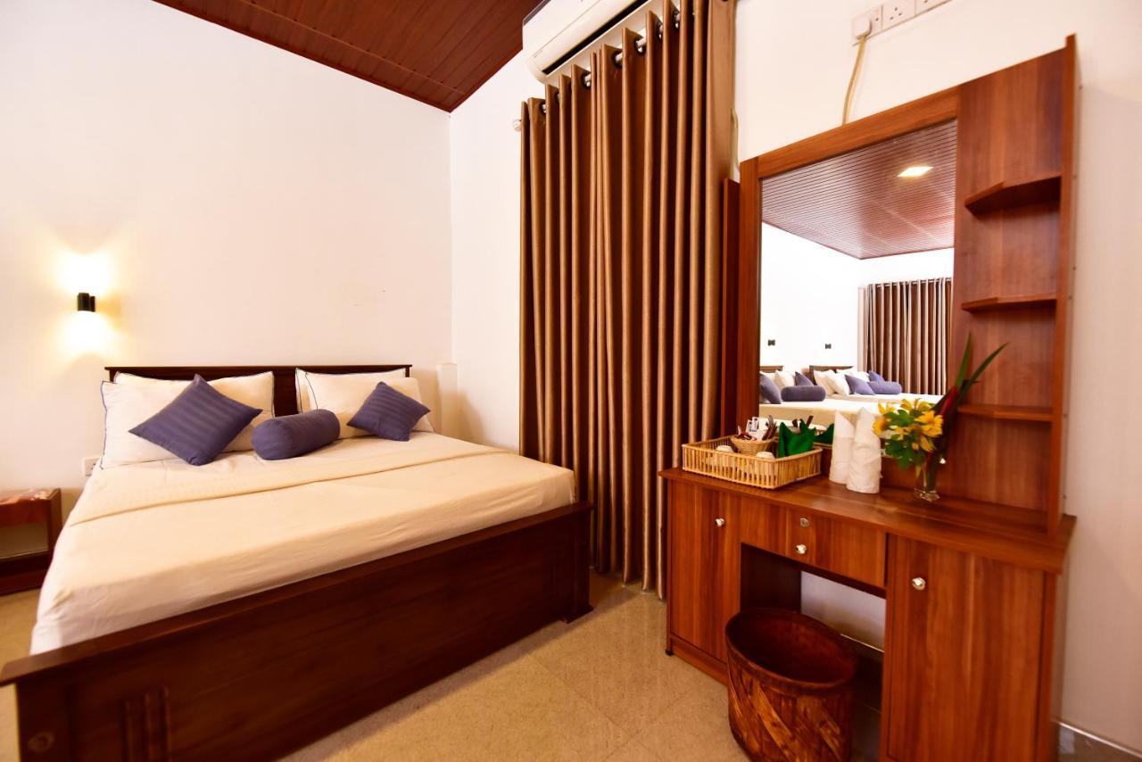 Ariya Rest & Ayurveda Spa โปลอนนารูวา ภายนอก รูปภาพ