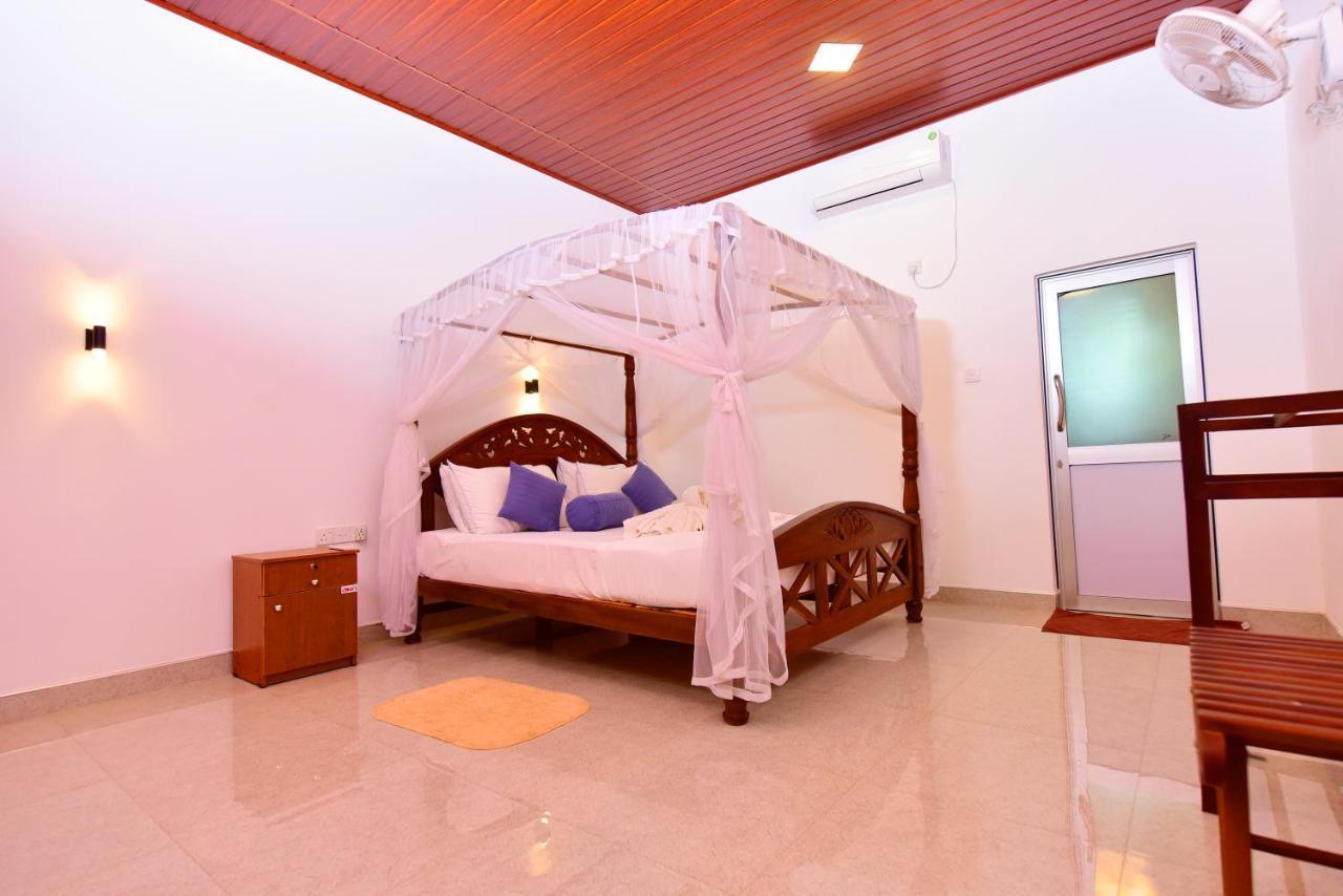 Ariya Rest & Ayurveda Spa โปลอนนารูวา ภายนอก รูปภาพ
