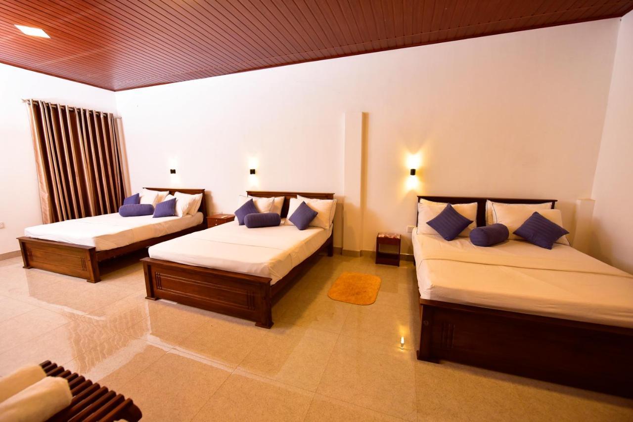 Ariya Rest & Ayurveda Spa โปลอนนารูวา ภายนอก รูปภาพ