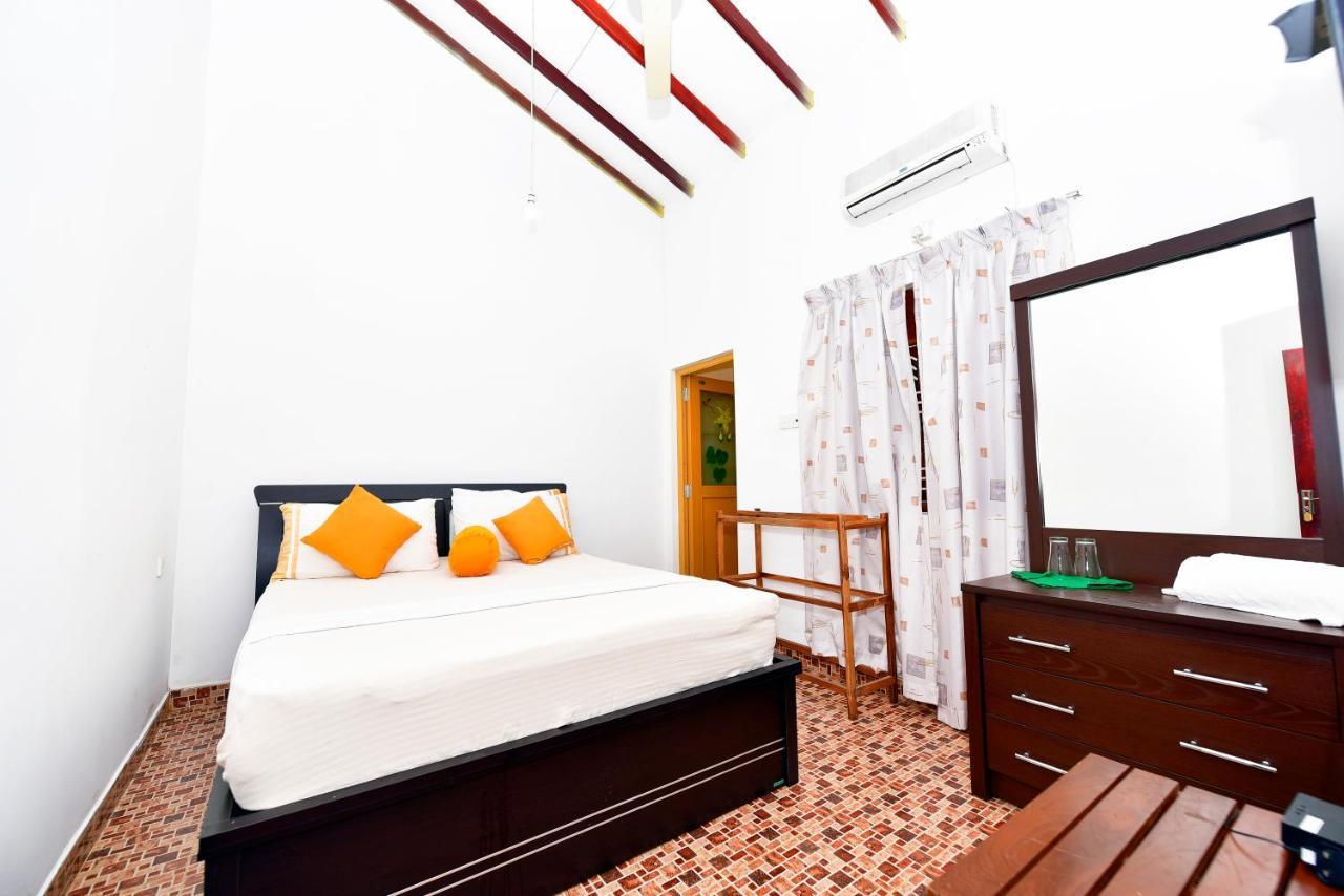Ariya Rest & Ayurveda Spa โปลอนนารูวา ภายนอก รูปภาพ