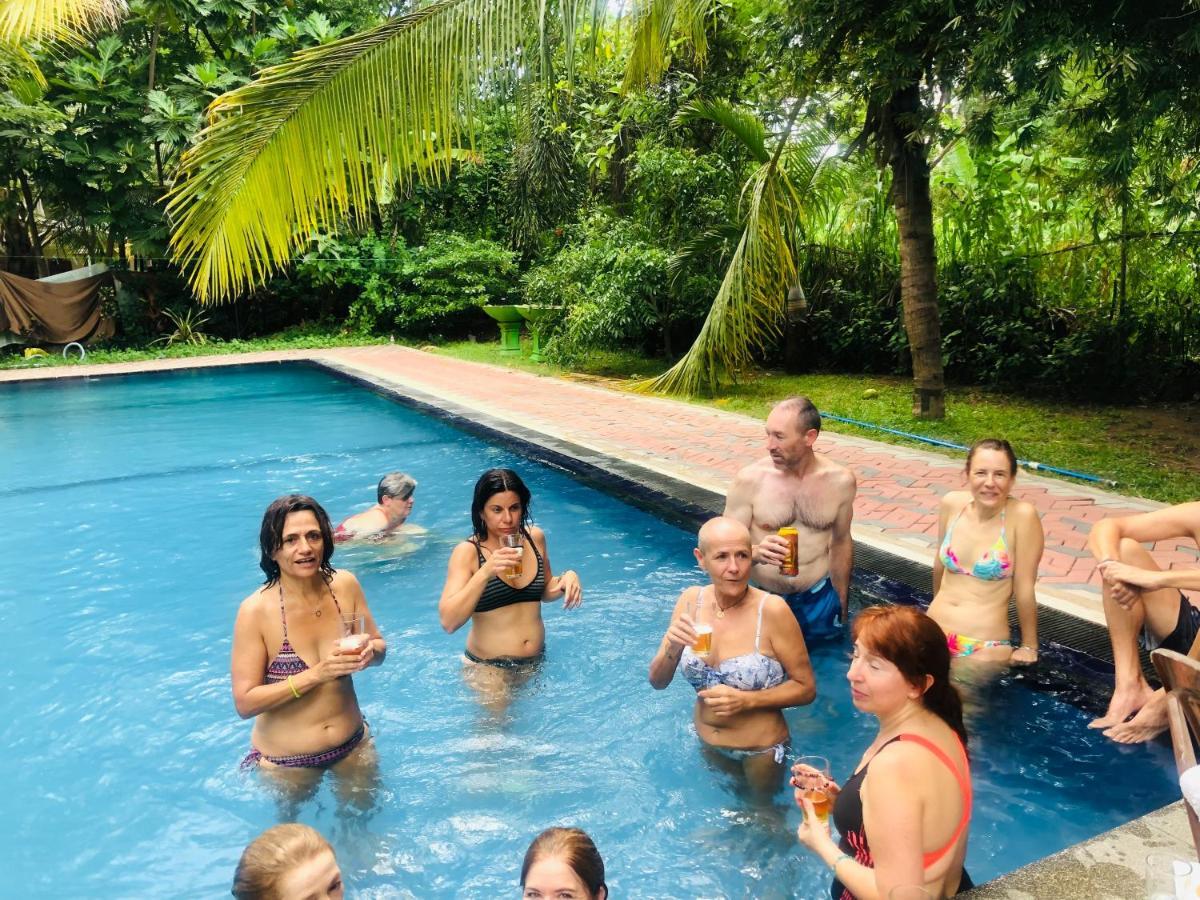 Ariya Rest & Ayurveda Spa โปลอนนารูวา ภายนอก รูปภาพ