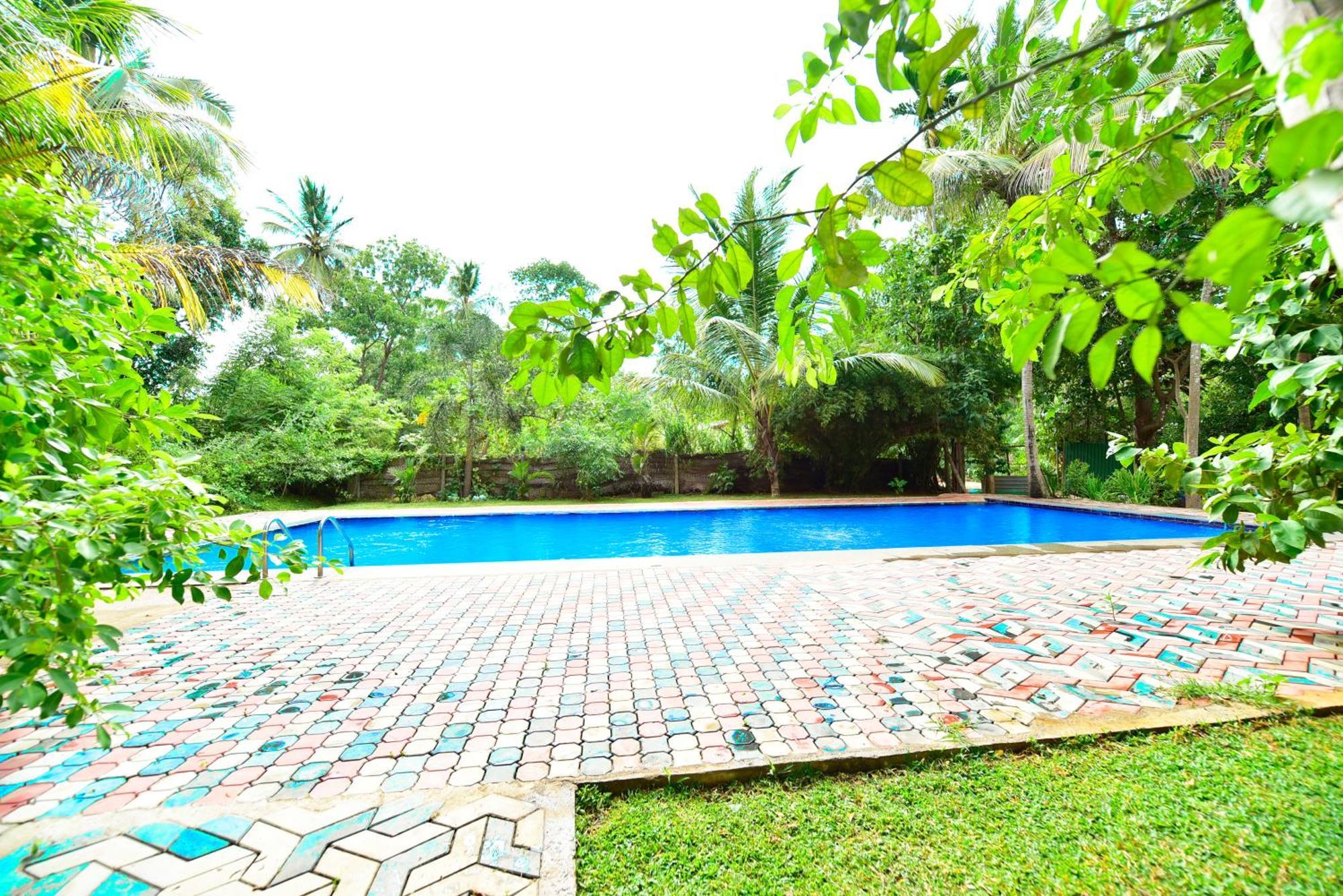 Ariya Rest & Ayurveda Spa โปลอนนารูวา ภายนอก รูปภาพ